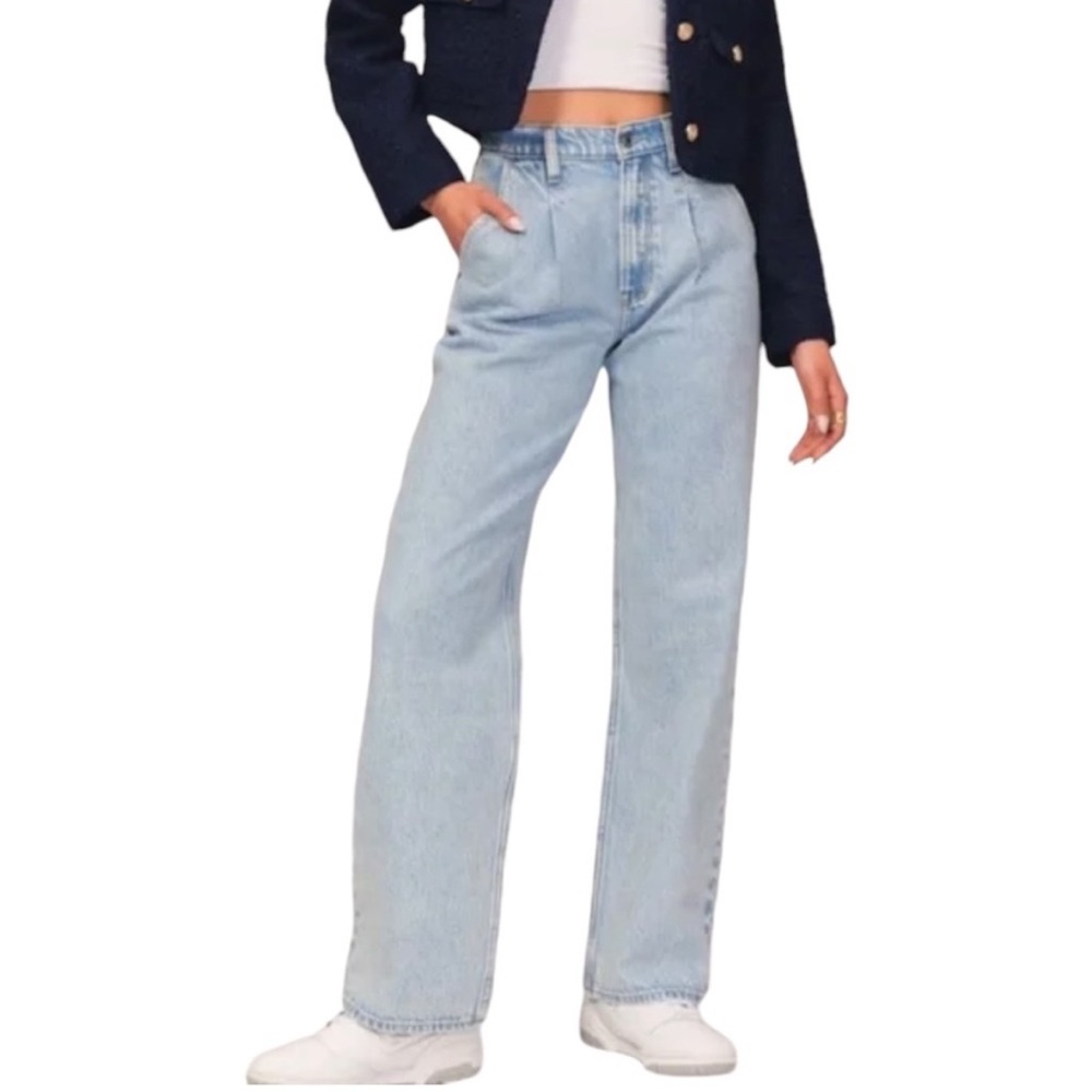 Abercrombie & Fitch Curve Love The Loose High Rise Light Wash Raw Hem Jeans